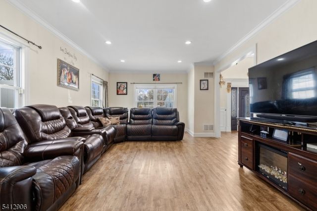 7 Dobson Rd, Edison Twp., NJ 08817