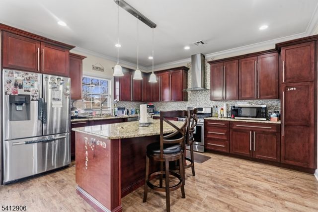 7 Dobson Rd, Edison Twp., NJ 08817