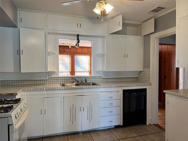 1315 Panhandle Street, Denton, TX 76201