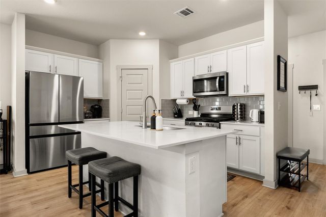 10513 Defender TRL, Austin, TX 78754