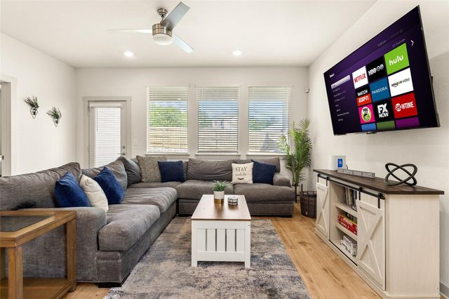 10513 Defender TRL, Austin, TX 78754