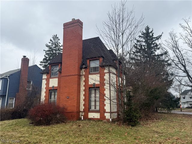 16321 Stockbridge Avenue, Cleveland, OH 44128