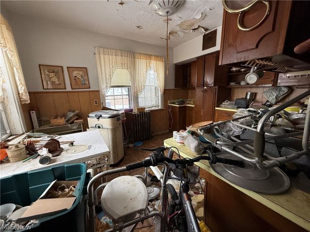 16321 Stockbridge Avenue, Cleveland, OH 44128