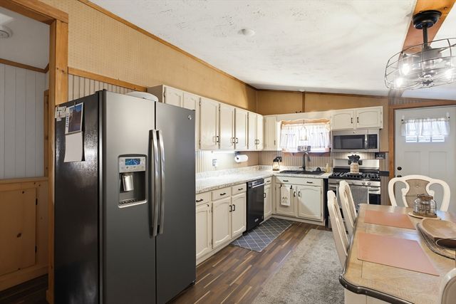 4 Cheney, Blackstone, MA 01504