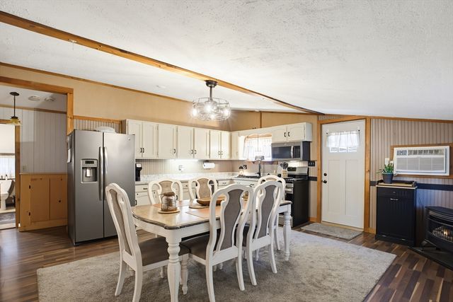 4 Cheney, Blackstone, MA 01504