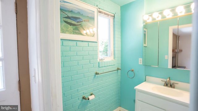 9228 E PARKHILL DR, Bethesda, MD 20814