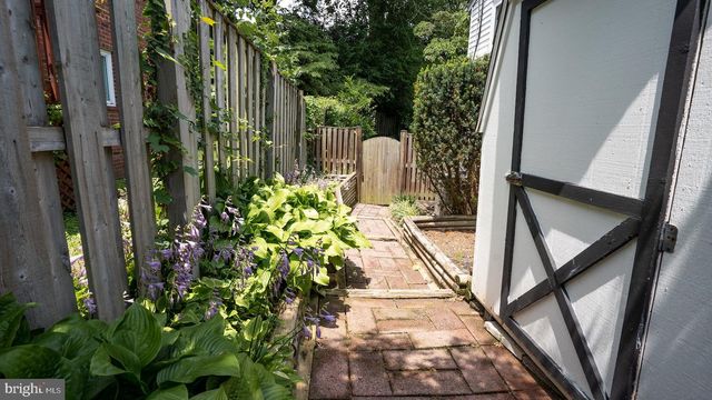 9228 E PARKHILL DR, Bethesda, MD 20814