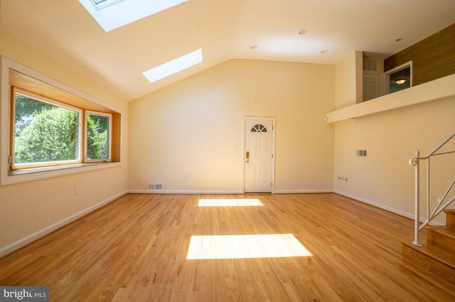 9228 E PARKHILL DR, Bethesda, MD 20814