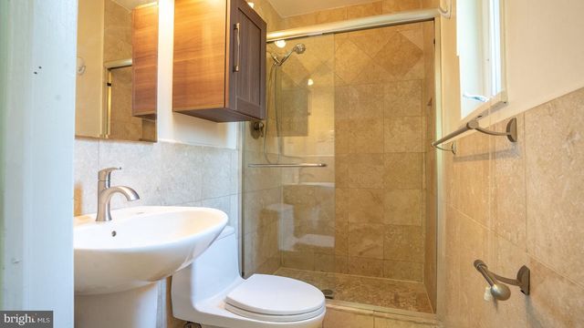 9228 E PARKHILL DR, Bethesda, MD 20814