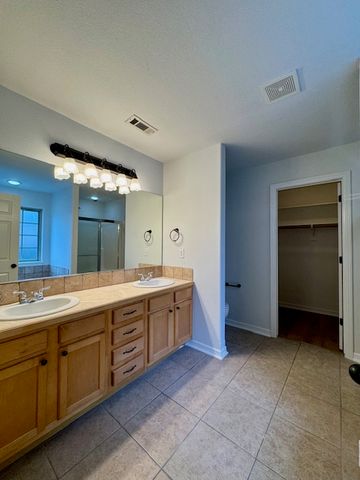 6106 S 36th Street, Rogers, AR 72758