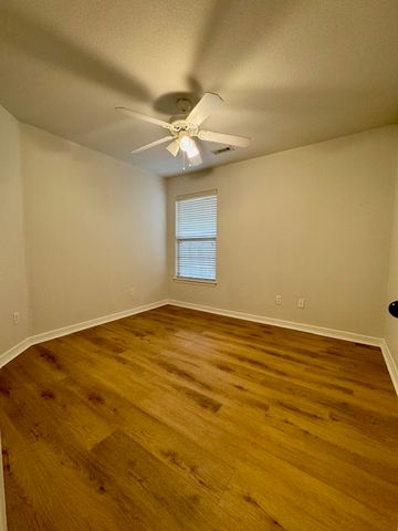 6106 S 36th Street, Rogers, AR 72758