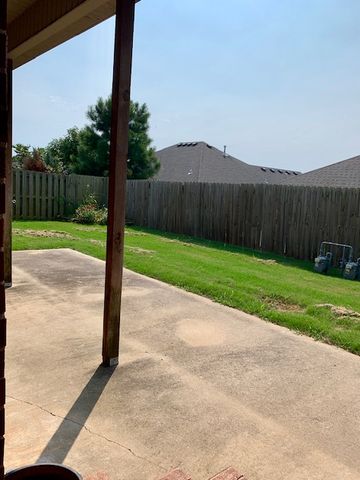 6106 S 36th Street, Rogers, AR 72758