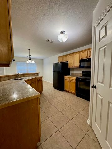 6106 S 36th Street, Rogers, AR 72758