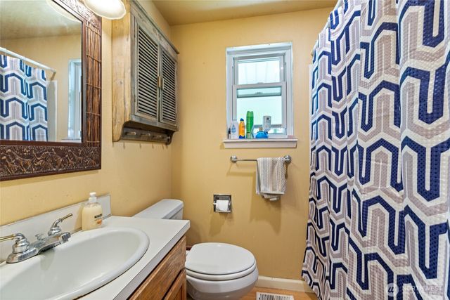 26508 132nd Avenue SE, Kent, WA 98042