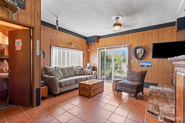 26508 132nd Avenue SE, Kent, WA 98042