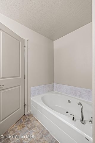 4089 W Belgrave Way, Hayden, ID 83835