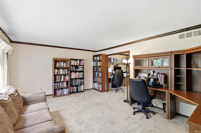 2208 Hearthstone Drive, Fort Wayne, IN 46804