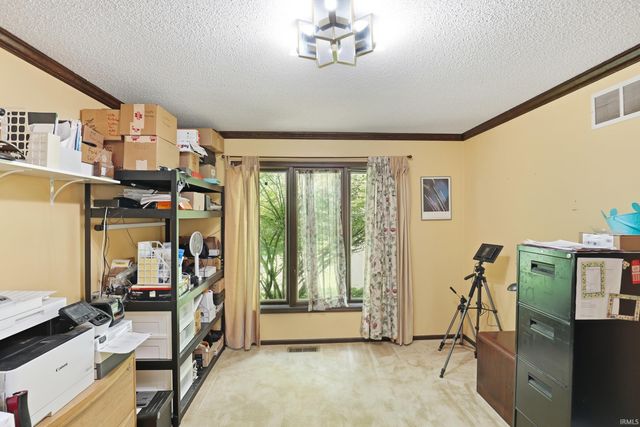 2208 Hearthstone Drive, Fort Wayne, IN 46804