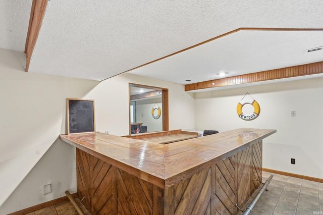 2208 Hearthstone Drive, Fort Wayne, IN 46804