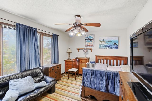 2208 Hearthstone Drive, Fort Wayne, IN 46804