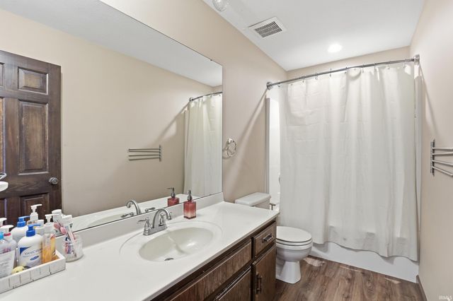 2208 Hearthstone Drive, Fort Wayne, IN 46804