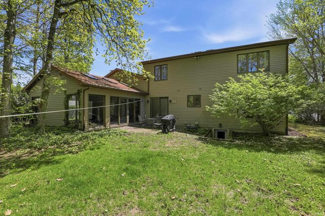 2208 Hearthstone Drive, Fort Wayne, IN 46804