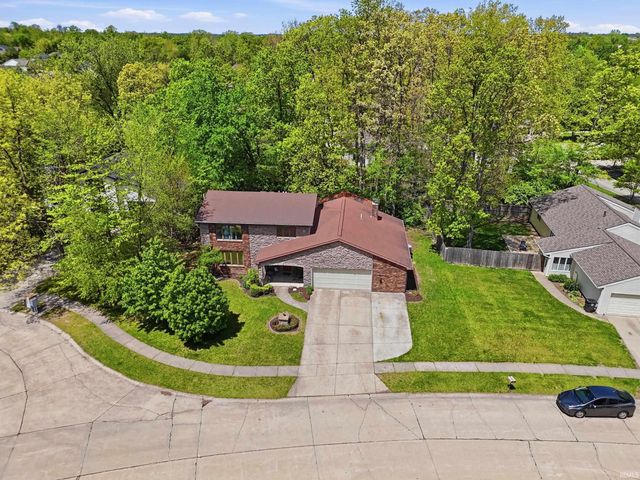 2208 Hearthstone Drive, Fort Wayne, IN 46804