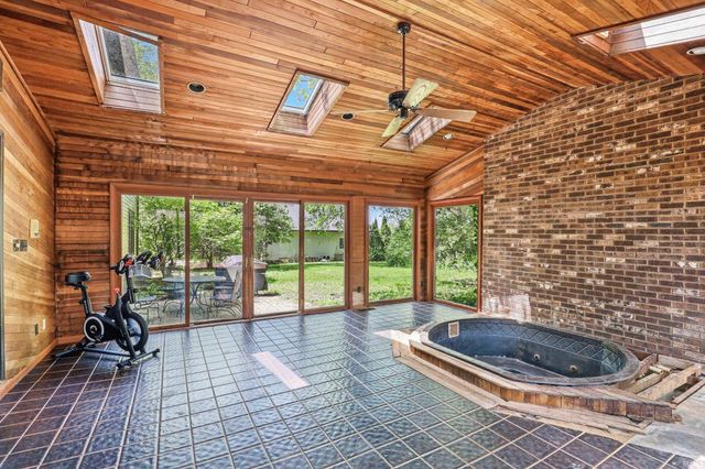 2208 Hearthstone Drive, Fort Wayne, IN 46804