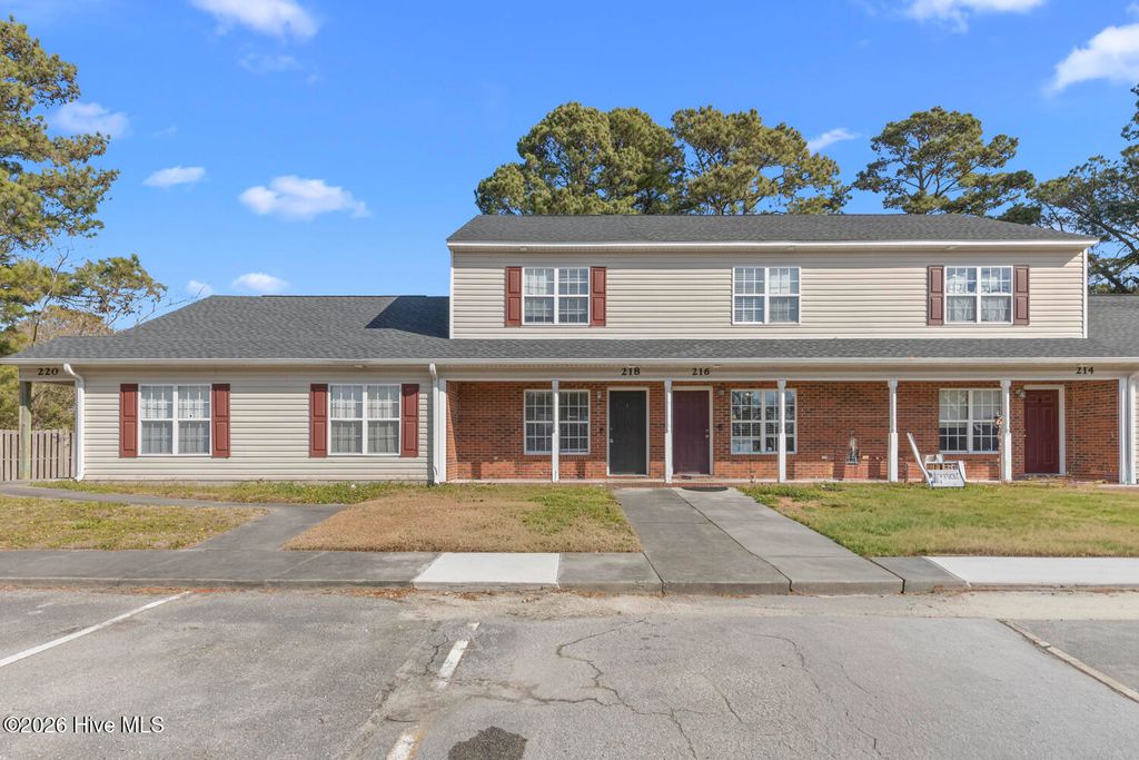 218 Palace Circle, Jacksonville, NC 28546