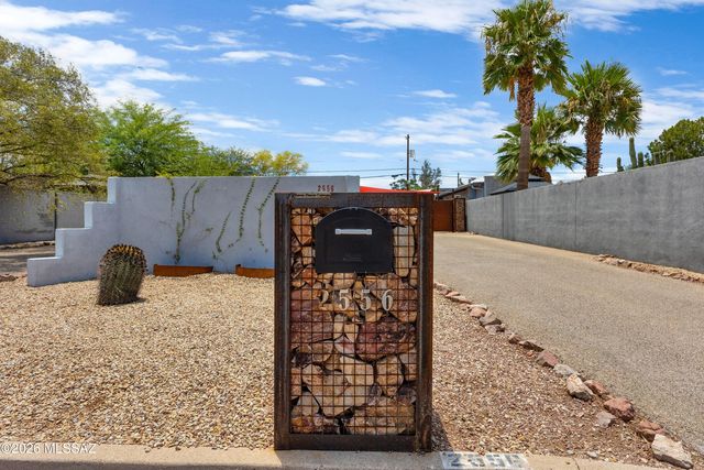 2556 E Linden Street, Tucson, AZ 85716