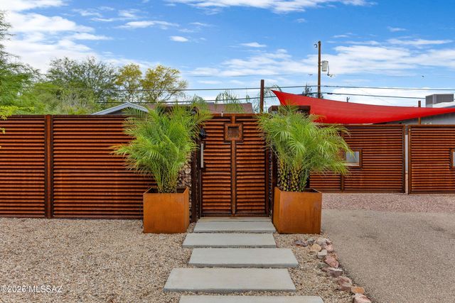 2556 E Linden Street, Tucson, AZ 85716