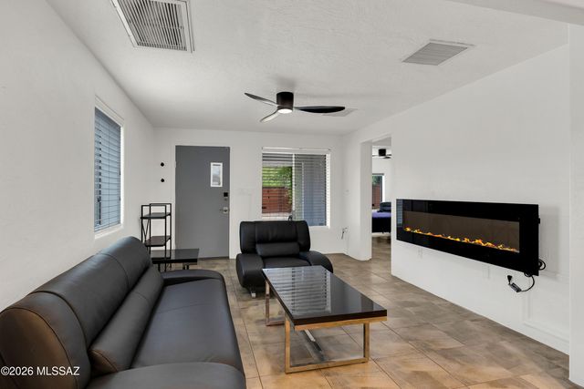 2556 E Linden Street, Tucson, AZ 85716