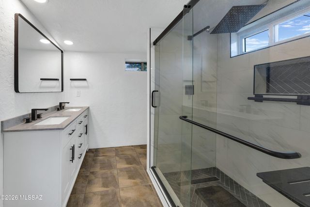 2556 E Linden Street, Tucson, AZ 85716