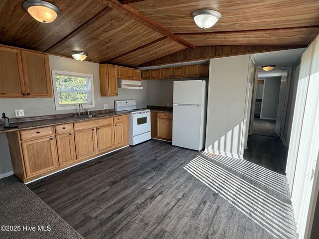 122 Osage Lane, Jacksonville, NC 28546