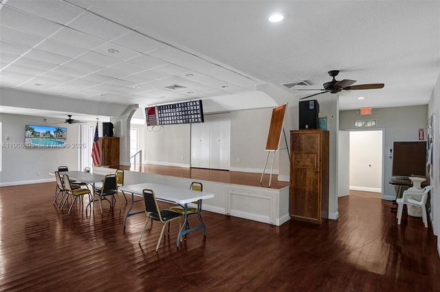 2861 Somerset Drive 211, Lauderdale Lakes, FL 33311