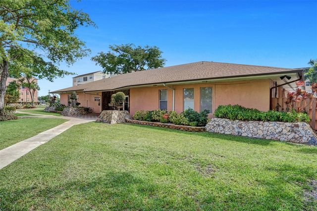 2861 Somerset Drive 211, Lauderdale Lakes, FL 33311