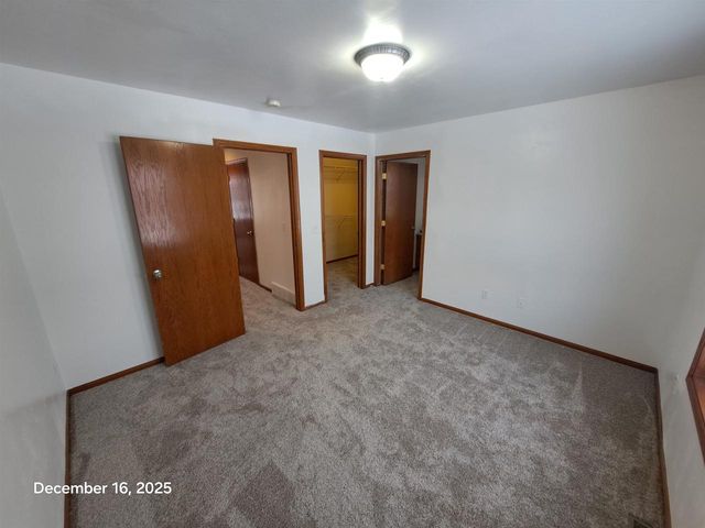 2286 SPRING MEADOW DRIVE, Neenah, WI 54956