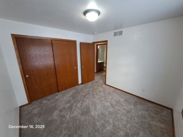 2286 SPRING MEADOW DRIVE, Neenah, WI 54956