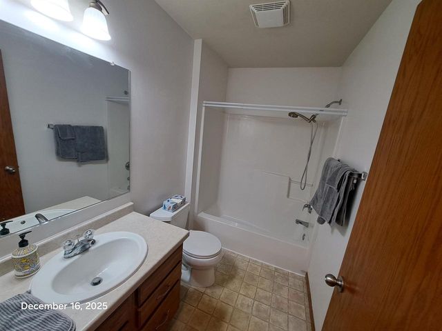 2286 SPRING MEADOW DRIVE, Neenah, WI 54956