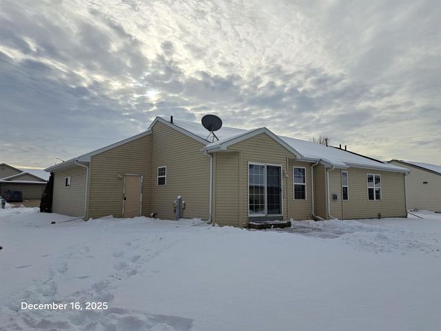 2286 SPRING MEADOW DRIVE, Neenah, WI 54956