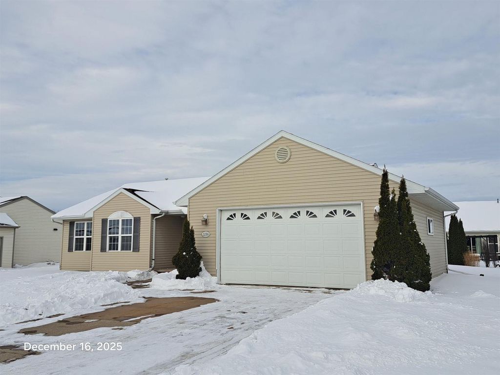 2286 SPRING MEADOW DRIVE, Neenah, WI 54956