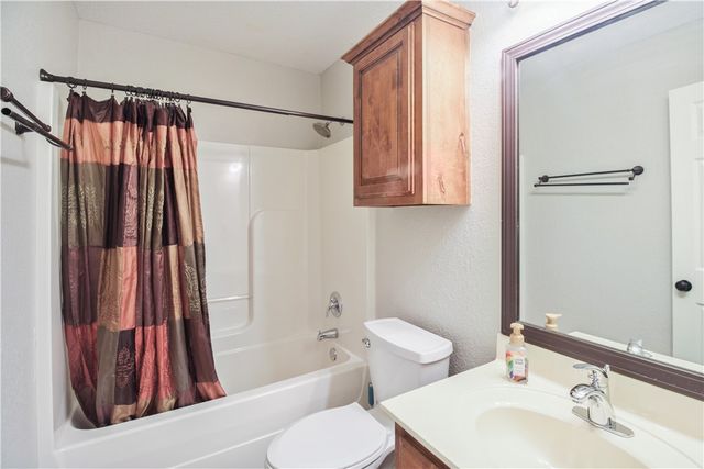 4 NE Dawn Hills Drive, Bentonville, AR 72712