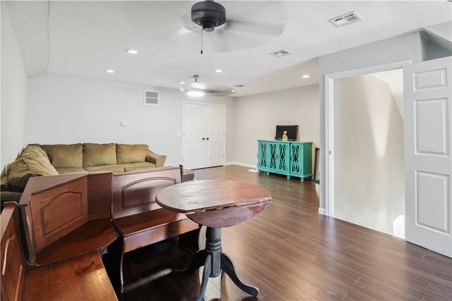 4 NE Dawn Hills Drive, Bentonville, AR 72712