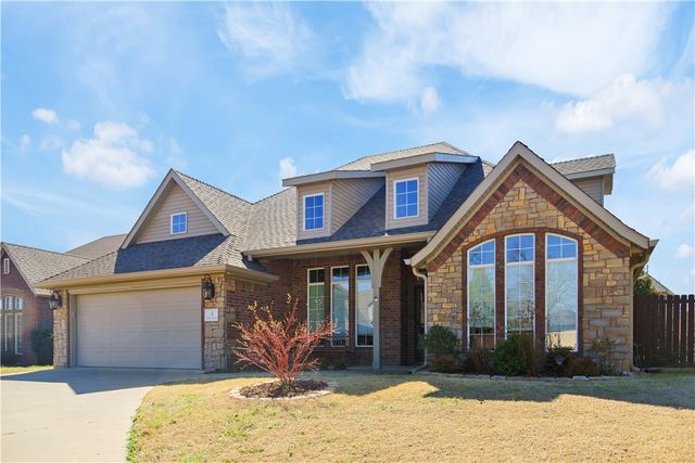 4 NE Dawn Hills Drive, Bentonville, AR 72712