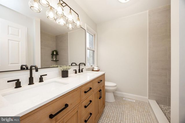 525 PICKERING STATION DR, Chester Springs, PA 19425