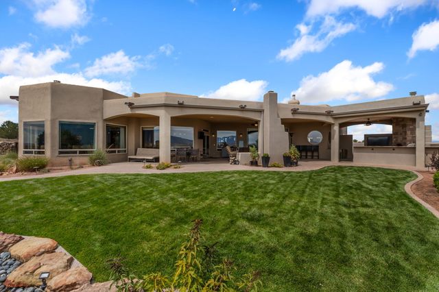 6721 Pasilla Road NE, Rio Rancho, NM 87144