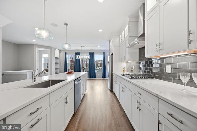 19328 BROOKWATER TER, Leesburg, VA 20175