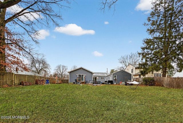 39 Melrose Terrace, Middletown, NJ 07748