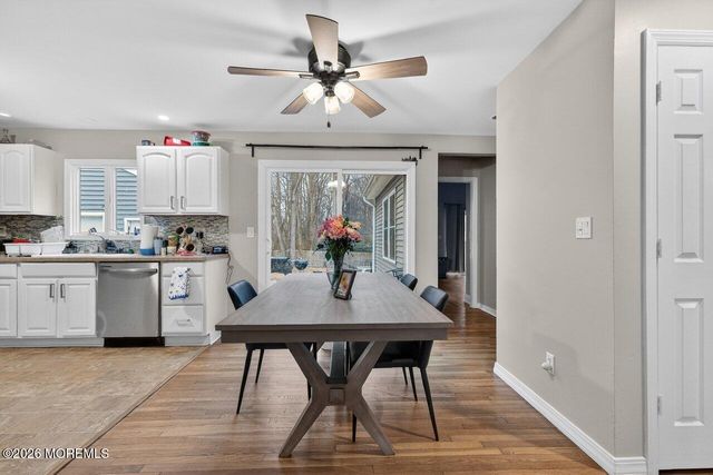 39 Melrose Terrace, Middletown, NJ 07748