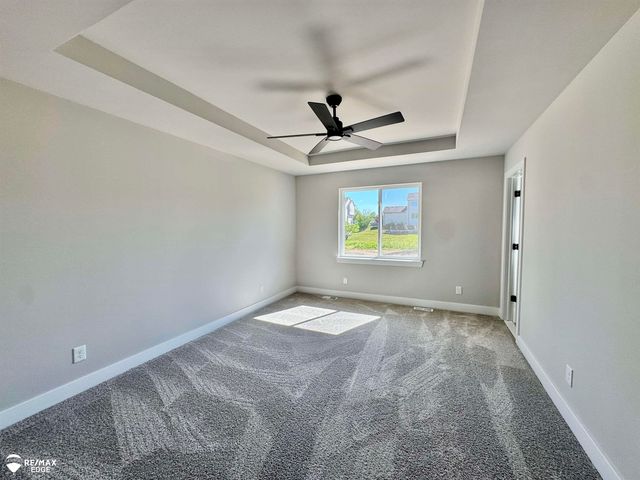 8323 Peninsula Circle, Grand Blanc, MI 48439